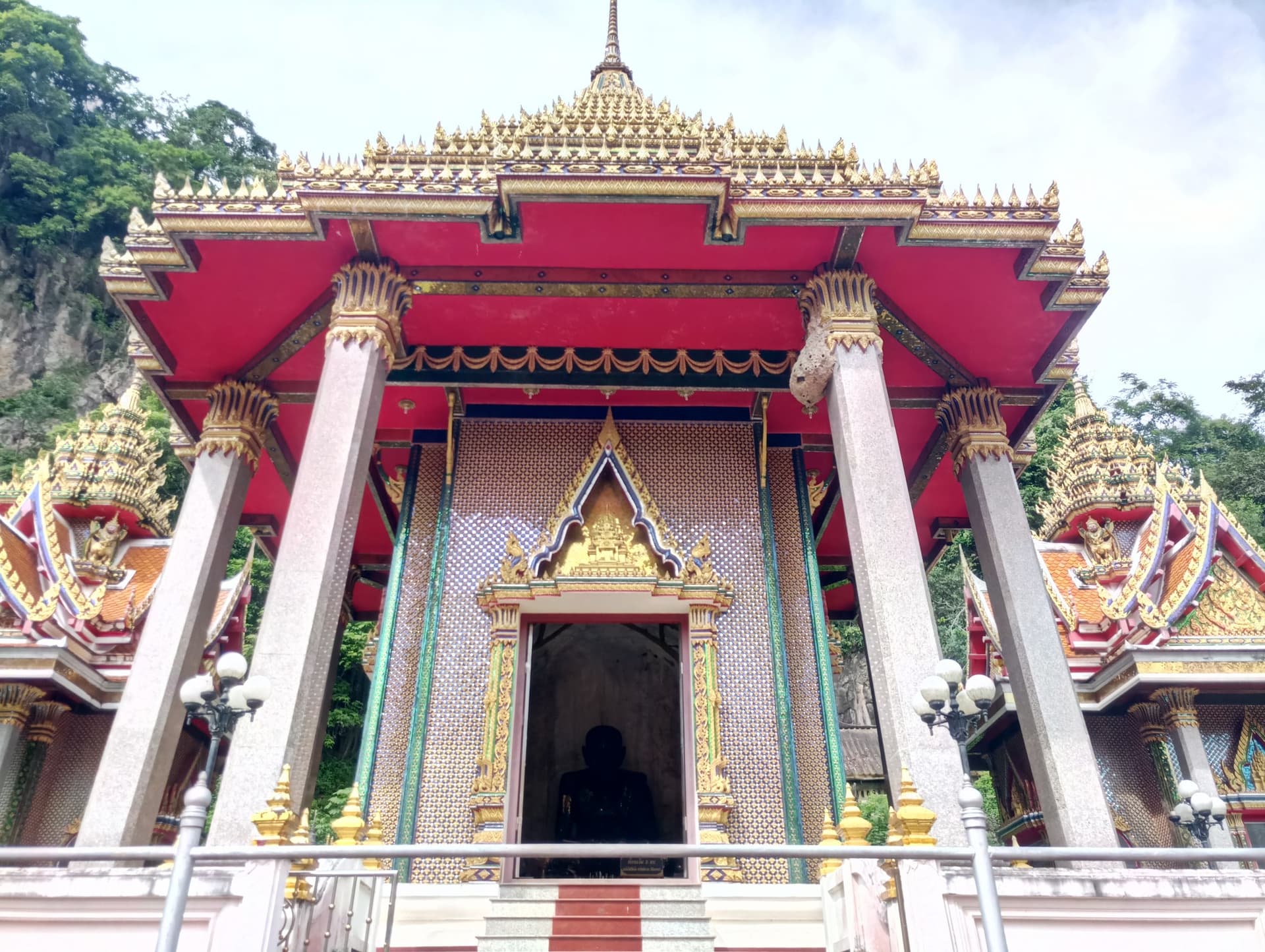 Das Wat Tham Khuha Sawan